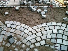 Pflasterarbeiten mit Muster