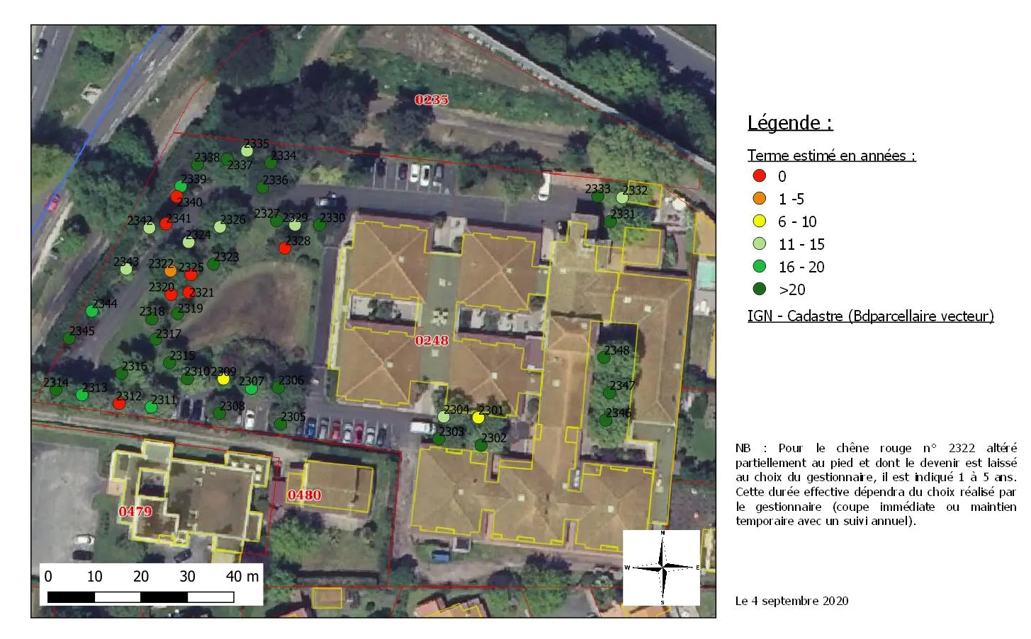 Vue aérienne de bâtiments avec des arbres et des points colorés indiquant les points de mesure.