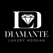 El logotipo de la cachimba de lujo Diamante es blanco sobre fondo negro.