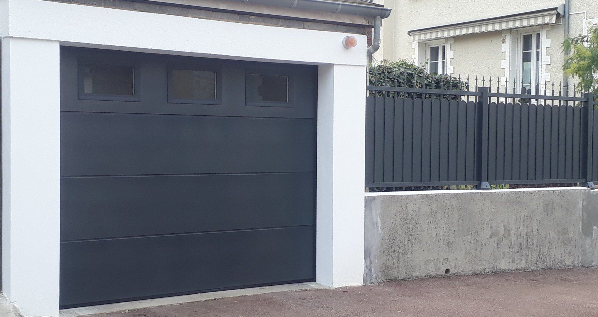 Porte de garage sectionnelle en acier, anthracite