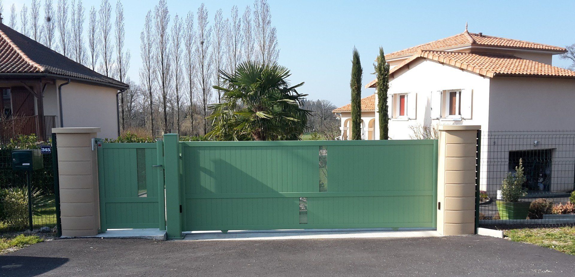 Portail alu coulissant