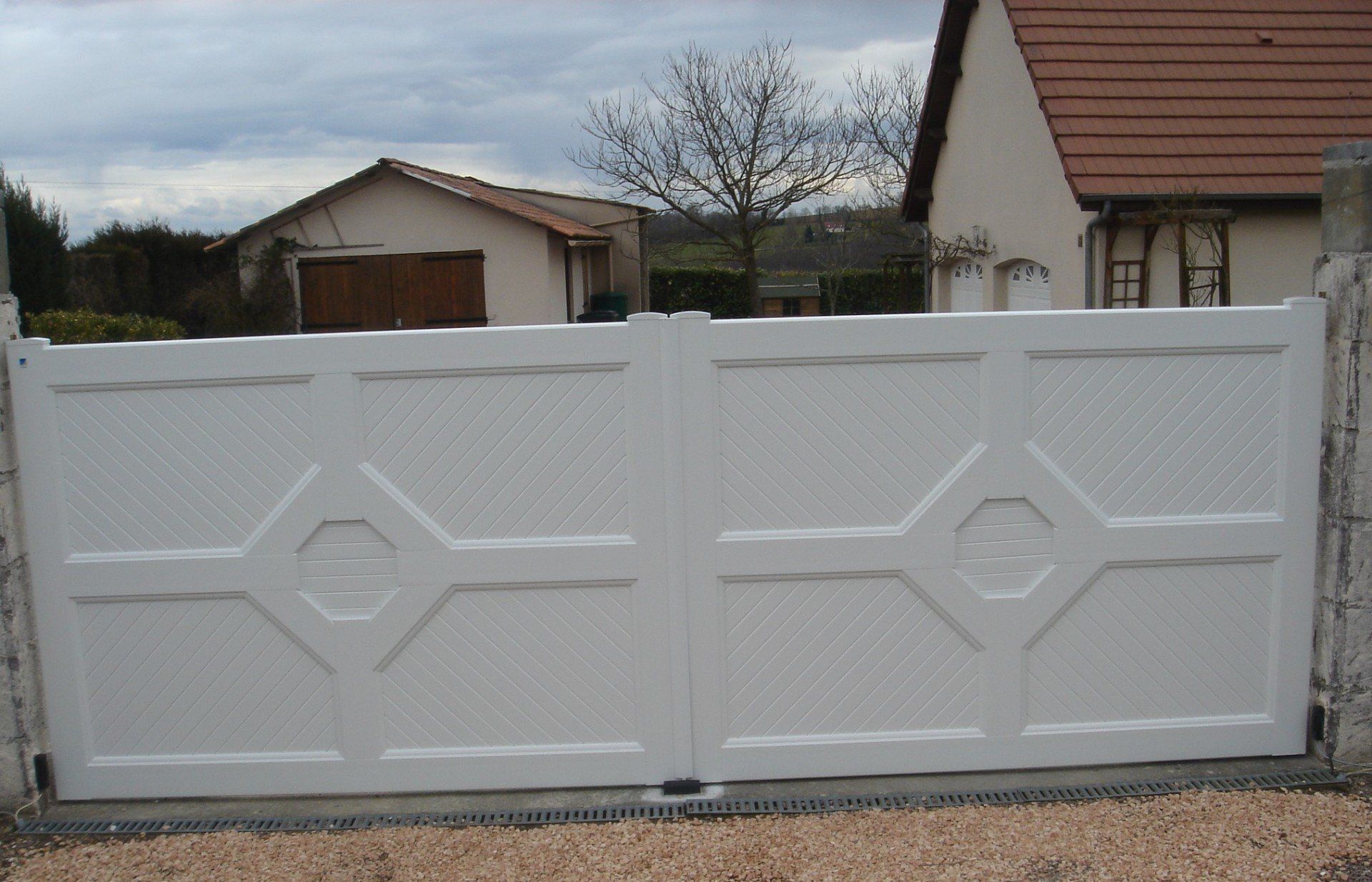 Pose de portail en PVC