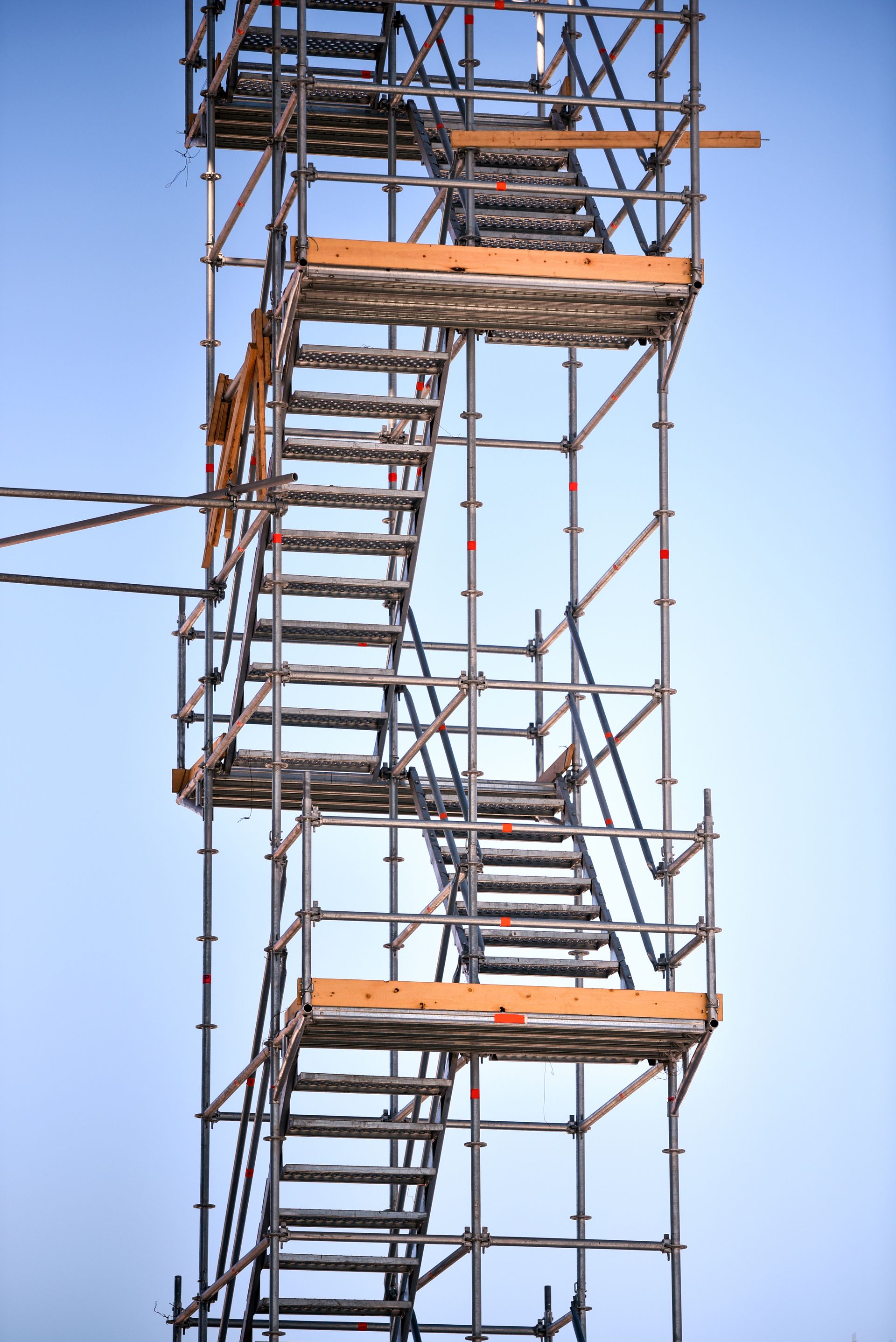 Un échafaudage à escaliers