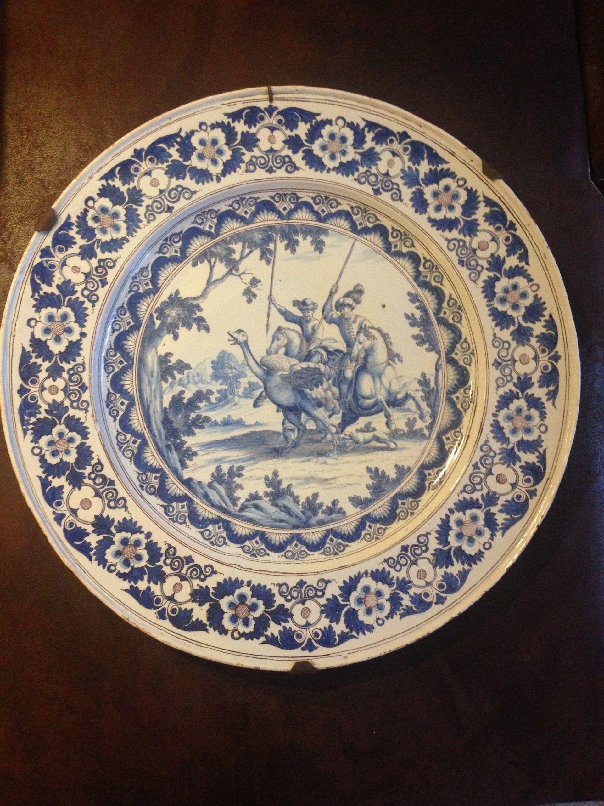 Céramique ancienne et moderne plat