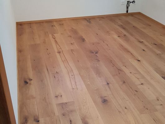 Landhaus KücBodenbelag Parkett - Heusser-Montagen GmbH - Churhe - Heusser-Montagen GmbH - Chur