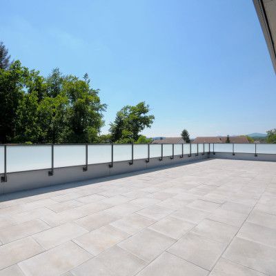 Bodenplatten in Keramik für den Terrassenbereich