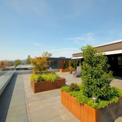 Bodenplatten in Keramik für den Terrassenbereich: Neu- und Umbauten, Renovationen und Sanierungen. Fachgerecht verlegte Wand- und Bodenplatten