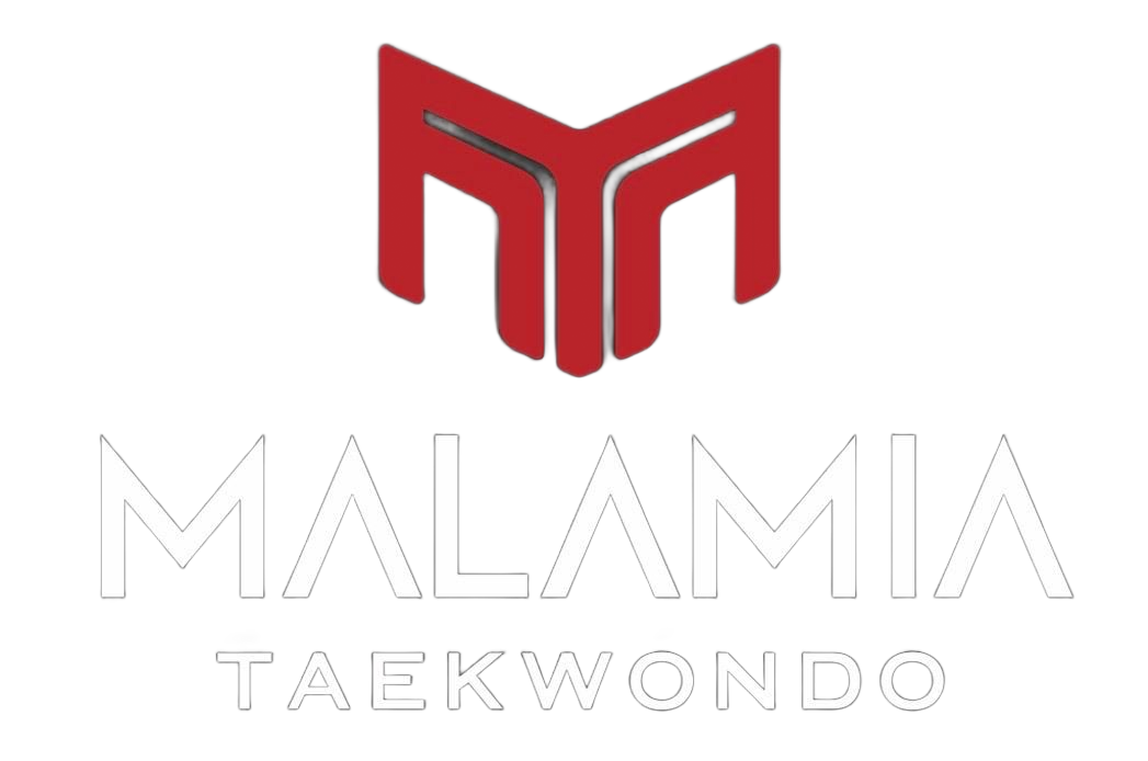 Logotipo de Malamia Taekwondo con emblema rojo y texto blanco sobre fondo claro.