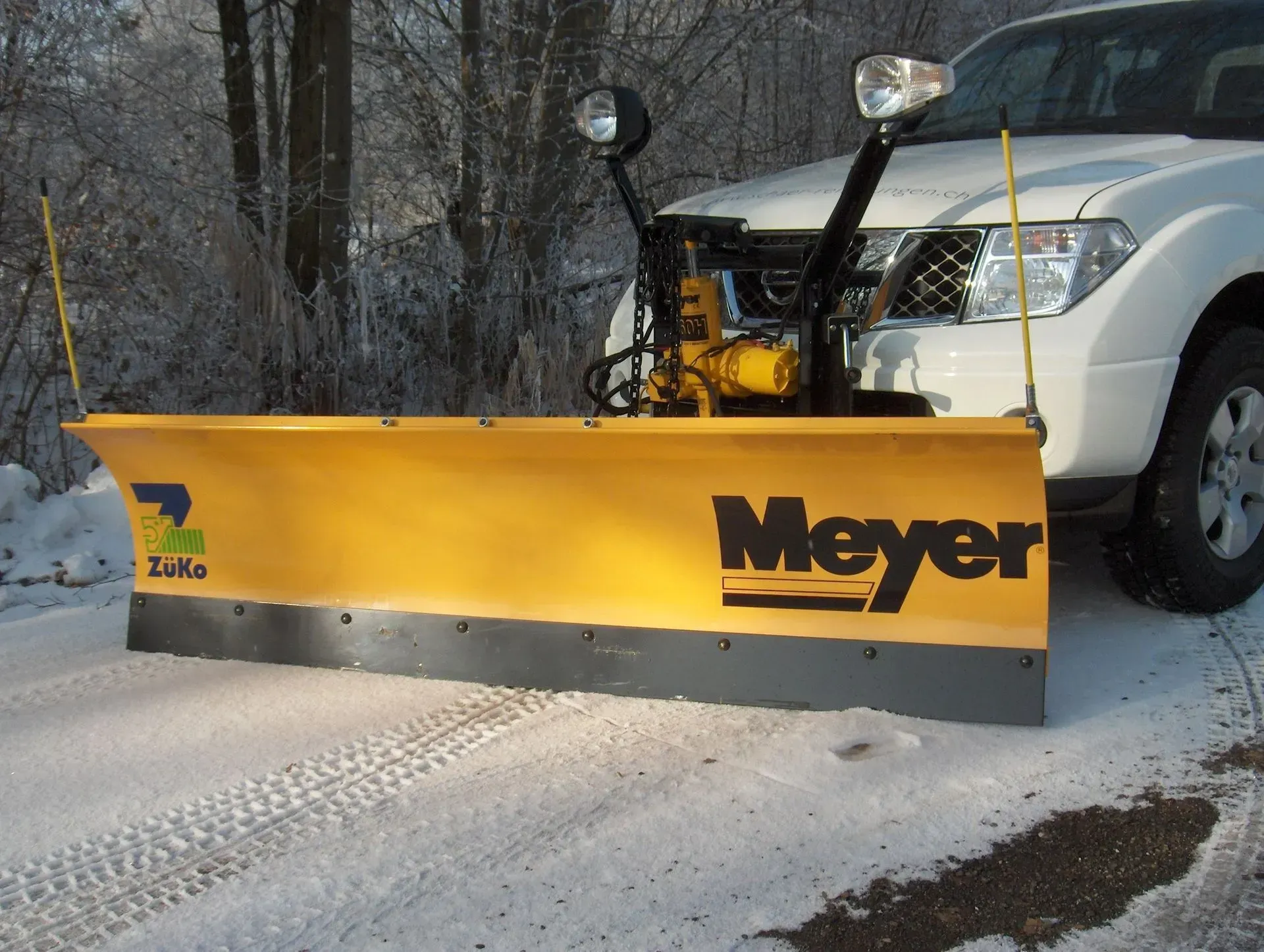 Fahrzeug für Winterdienst von Schär Reinigungen