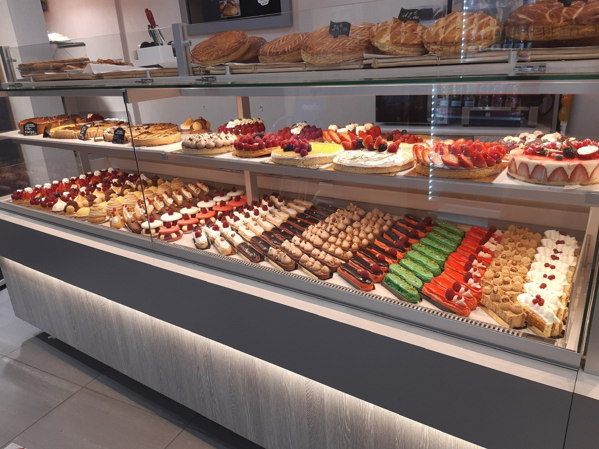Le rayon pâtisserie