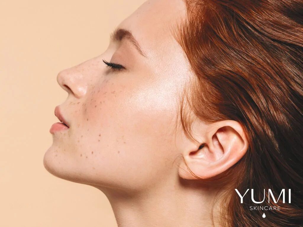 Yumi skincare illustré par un visage féminin