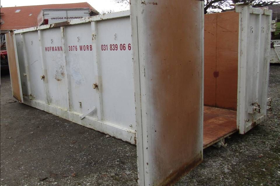 Container der Firma Hofmann Umzüge