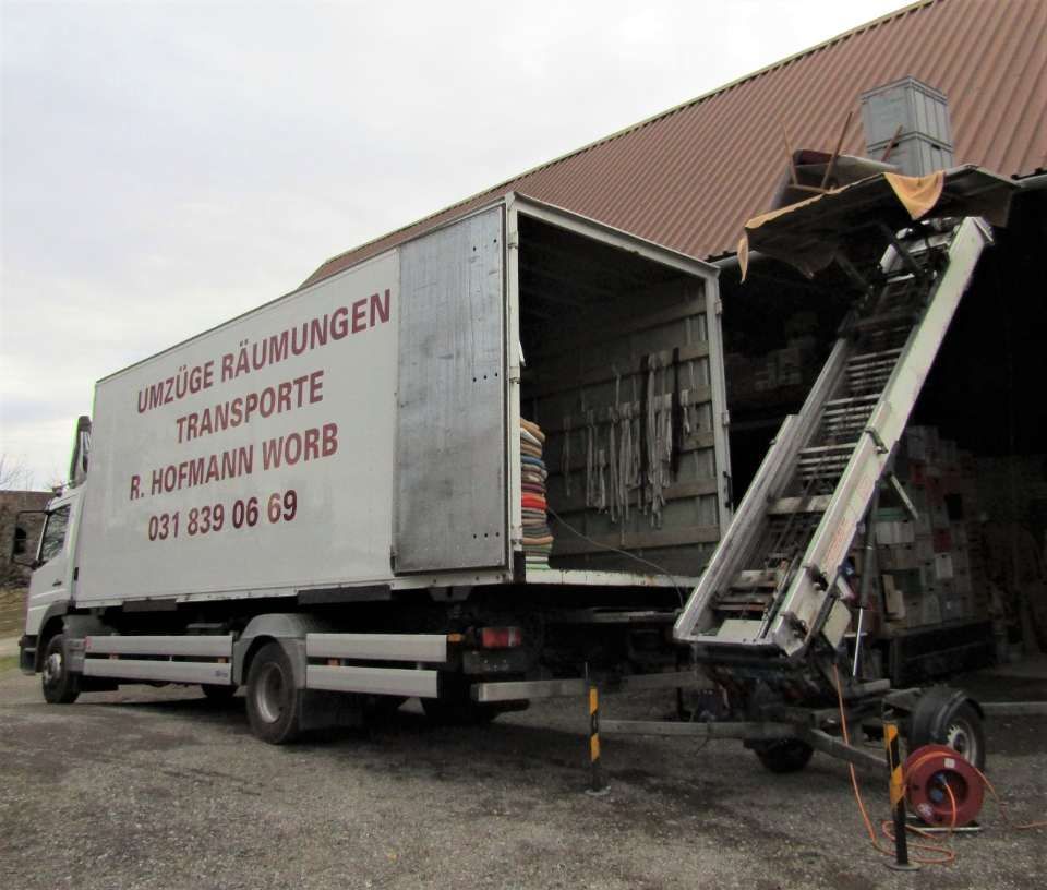 Transporter für Umzüge, Räumungen und Transporte der Firma Hofmann Umzüge