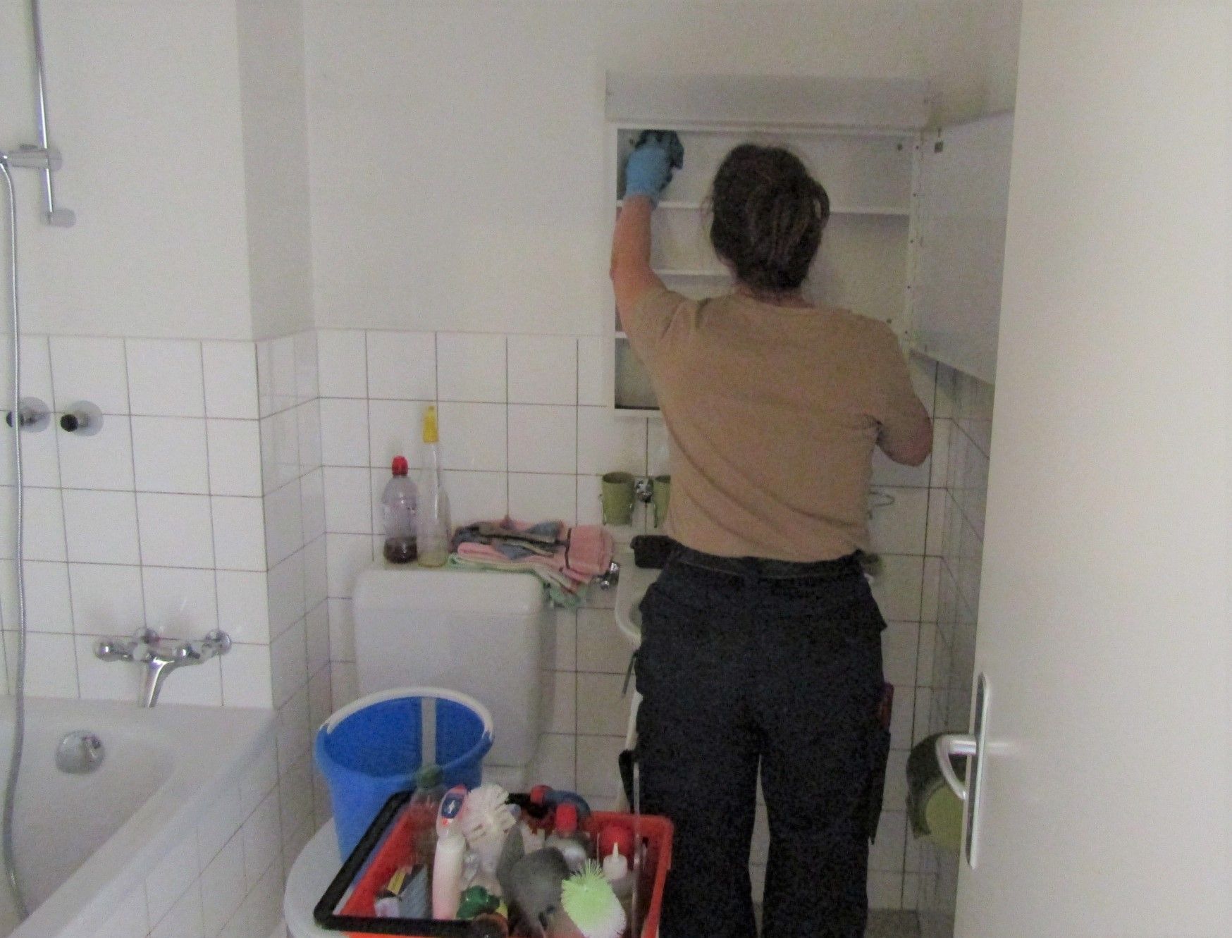 Reinigung vom Badezimmer