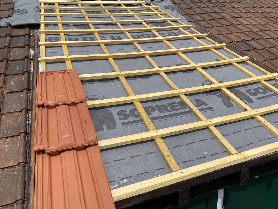 Pose d'une charpente neuve