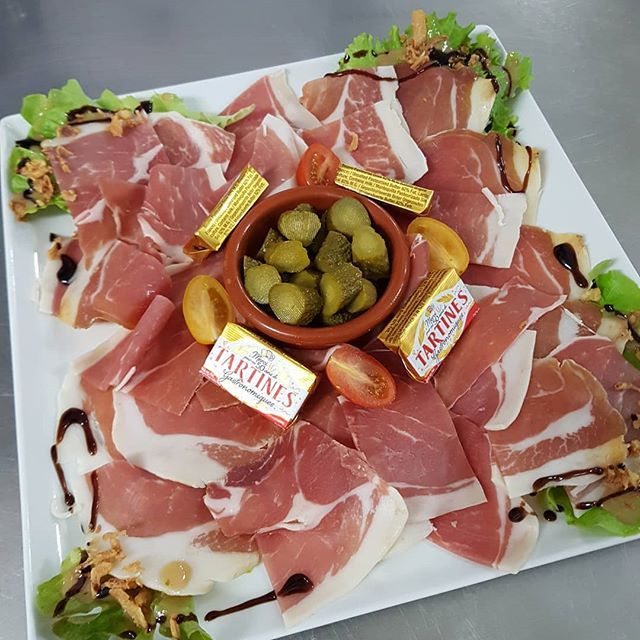 Assiette de jambon fermier
