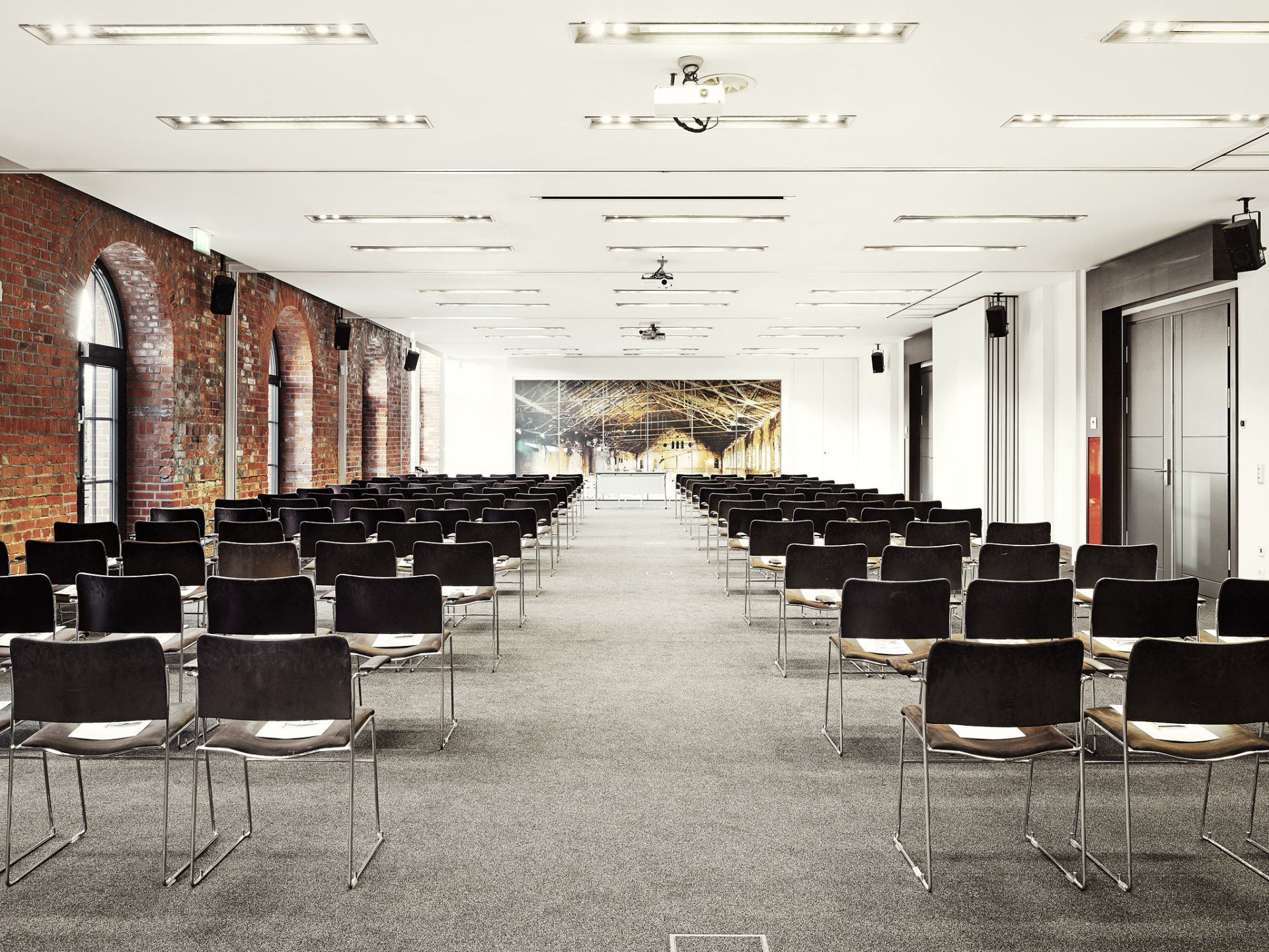 Stuhlreihen im großen Tagungsraum Denk.Mal 2 im Gastwerk