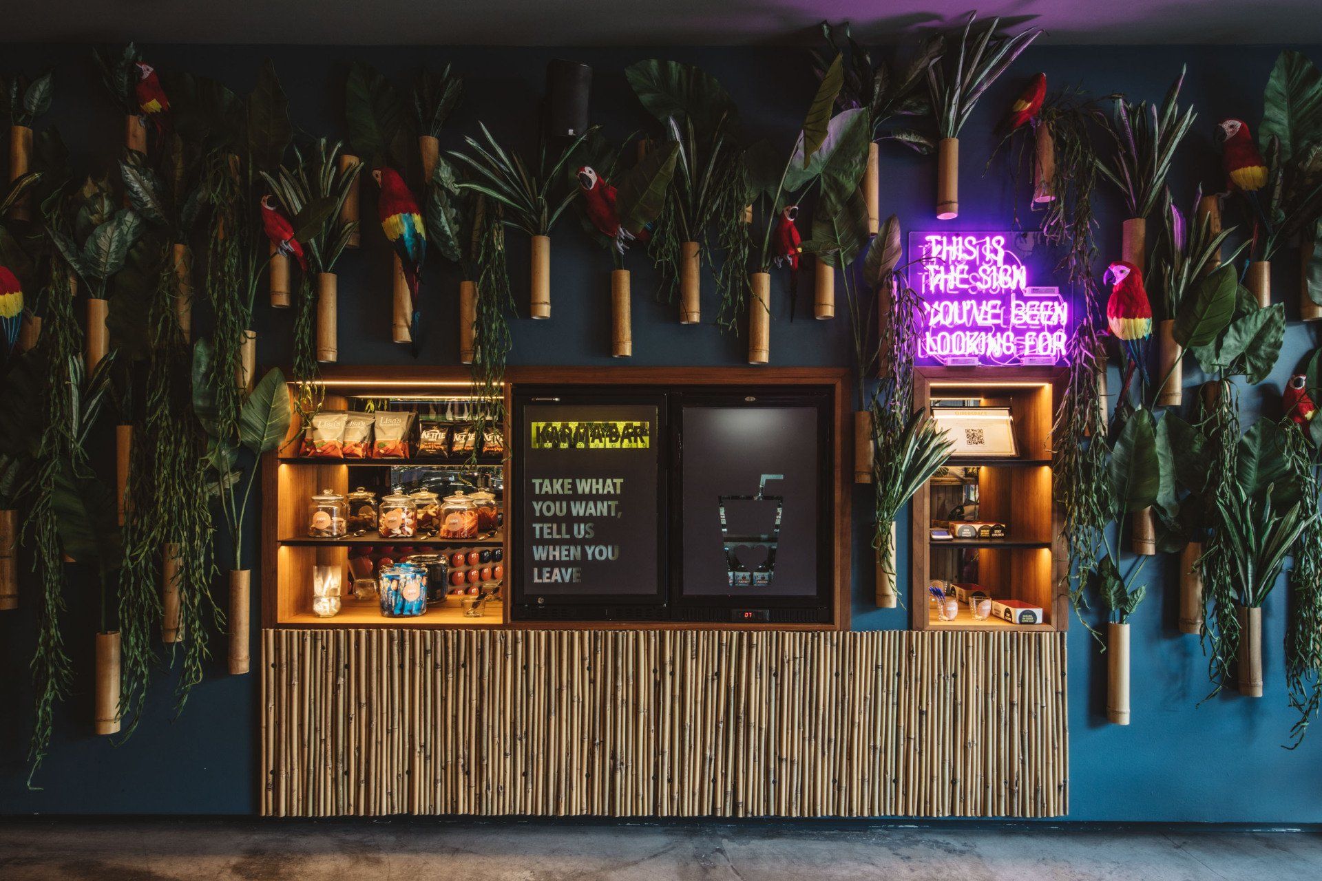 Ein Sel-Check-In in der Superbude Altona