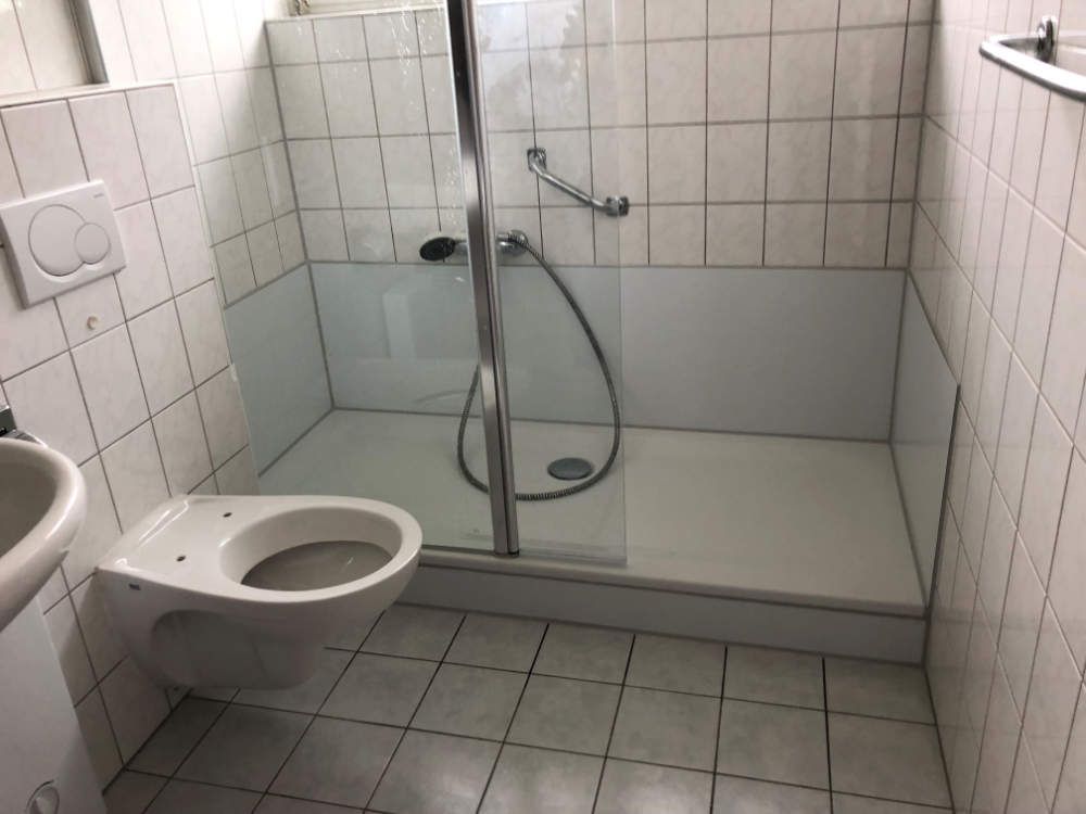 Wannen Wöhner | 0800 330 46 49 | Badewannenaustausch | Altersgerechte Badumbauten