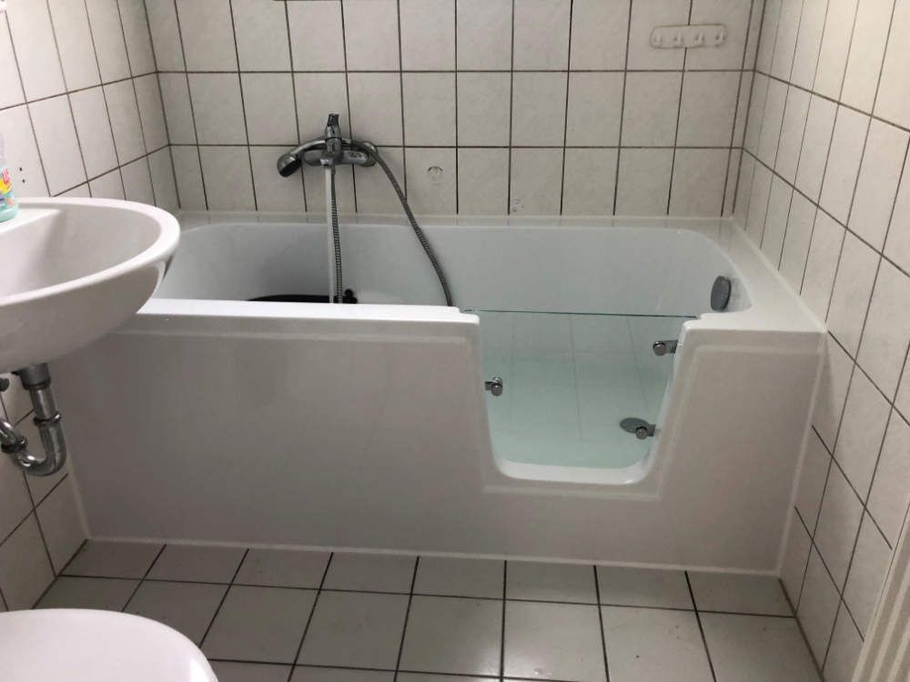 Wannen Wöhner | 0800 330 46 49 | Badewannenaustausch | Altersgerechte Badumbauten