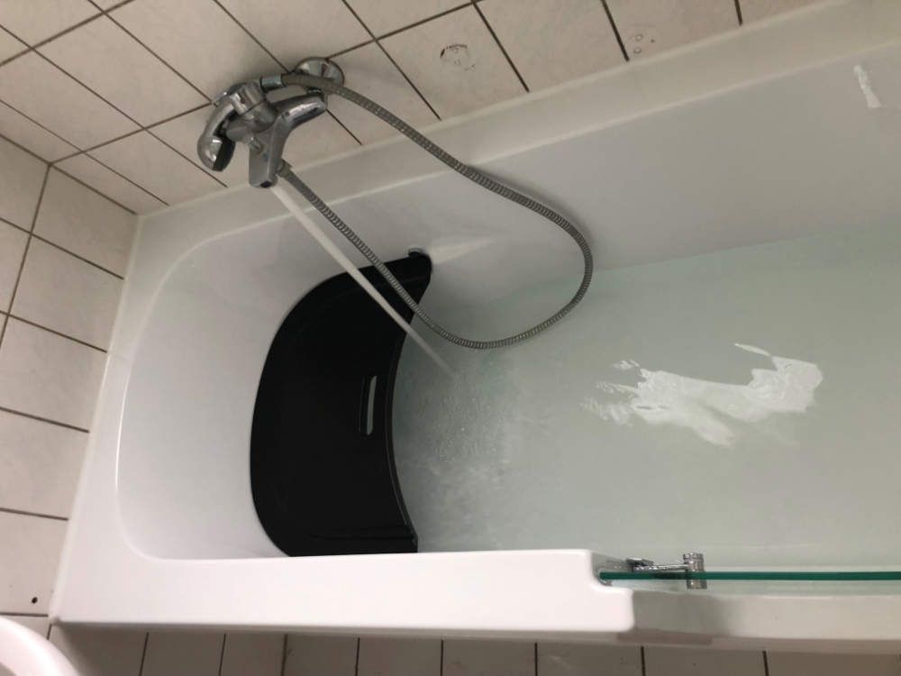 Wannen Wöhner | 0800 330 46 49 | Badewannenaustausch | Altersgerechte Badumbauten