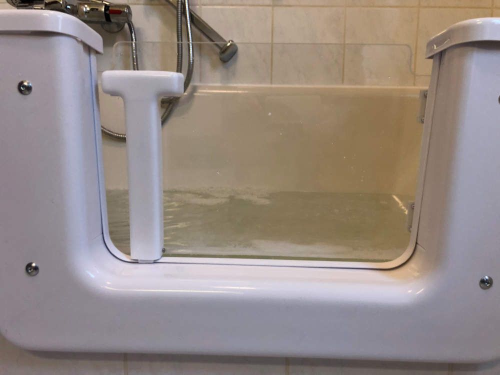 Wannen Wöhner | 0800 330 46 49 | Badewannenaustausch | Altersgerechte Badumbauten