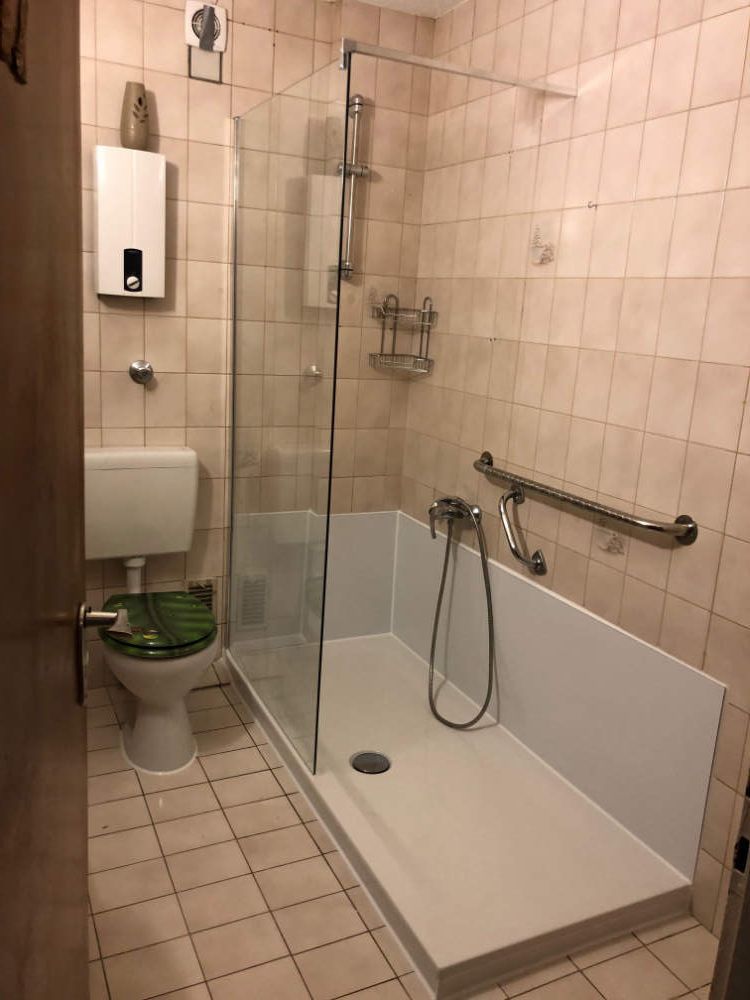 Wannen Wöhner | 0800 330 46 49 | Badewannenaustausch | Altersgerechte Badumbauten