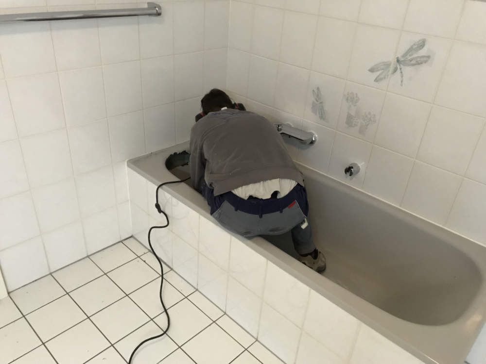 Entfernung alte Bdewanne\