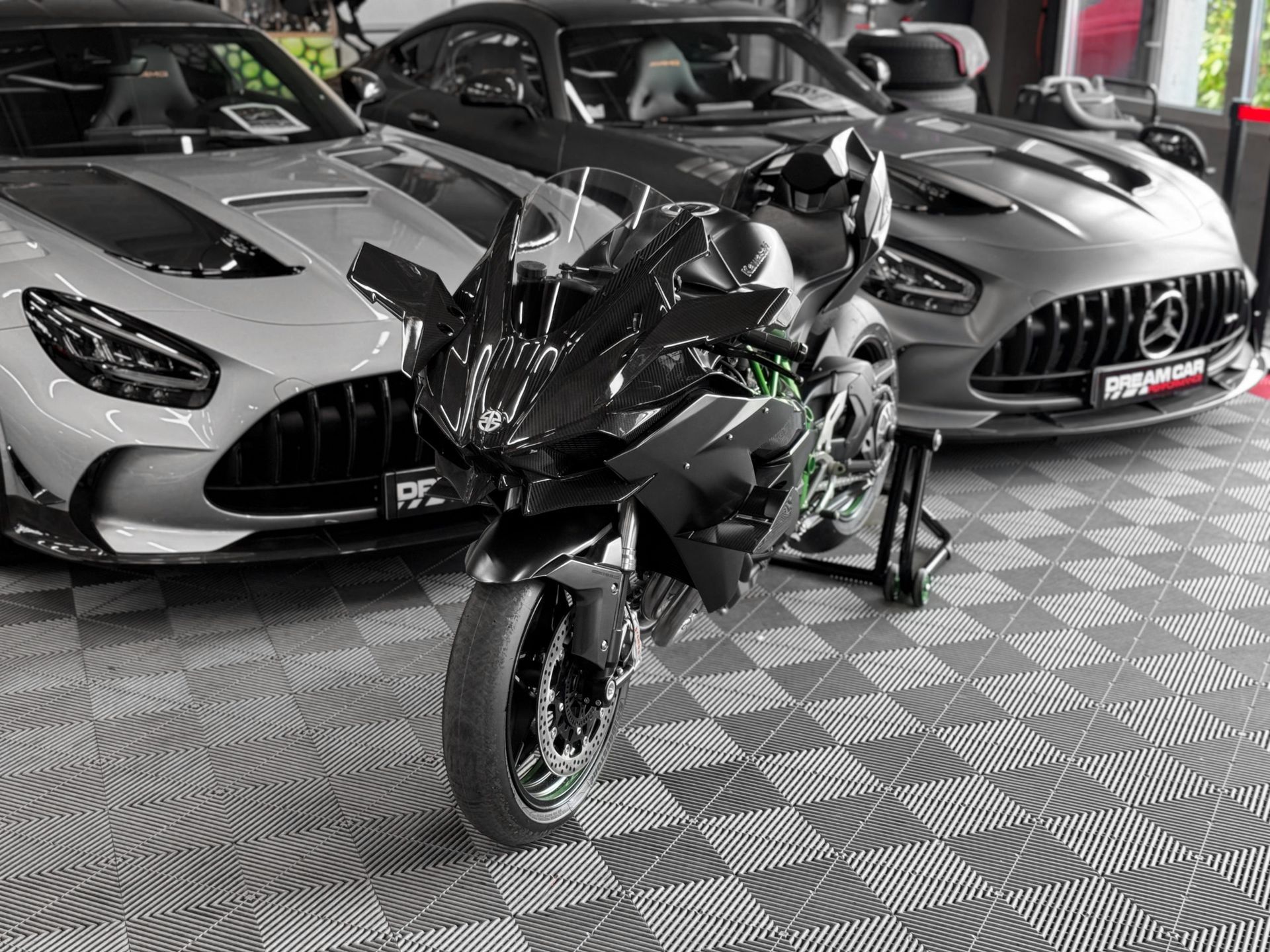 Moto sport noire