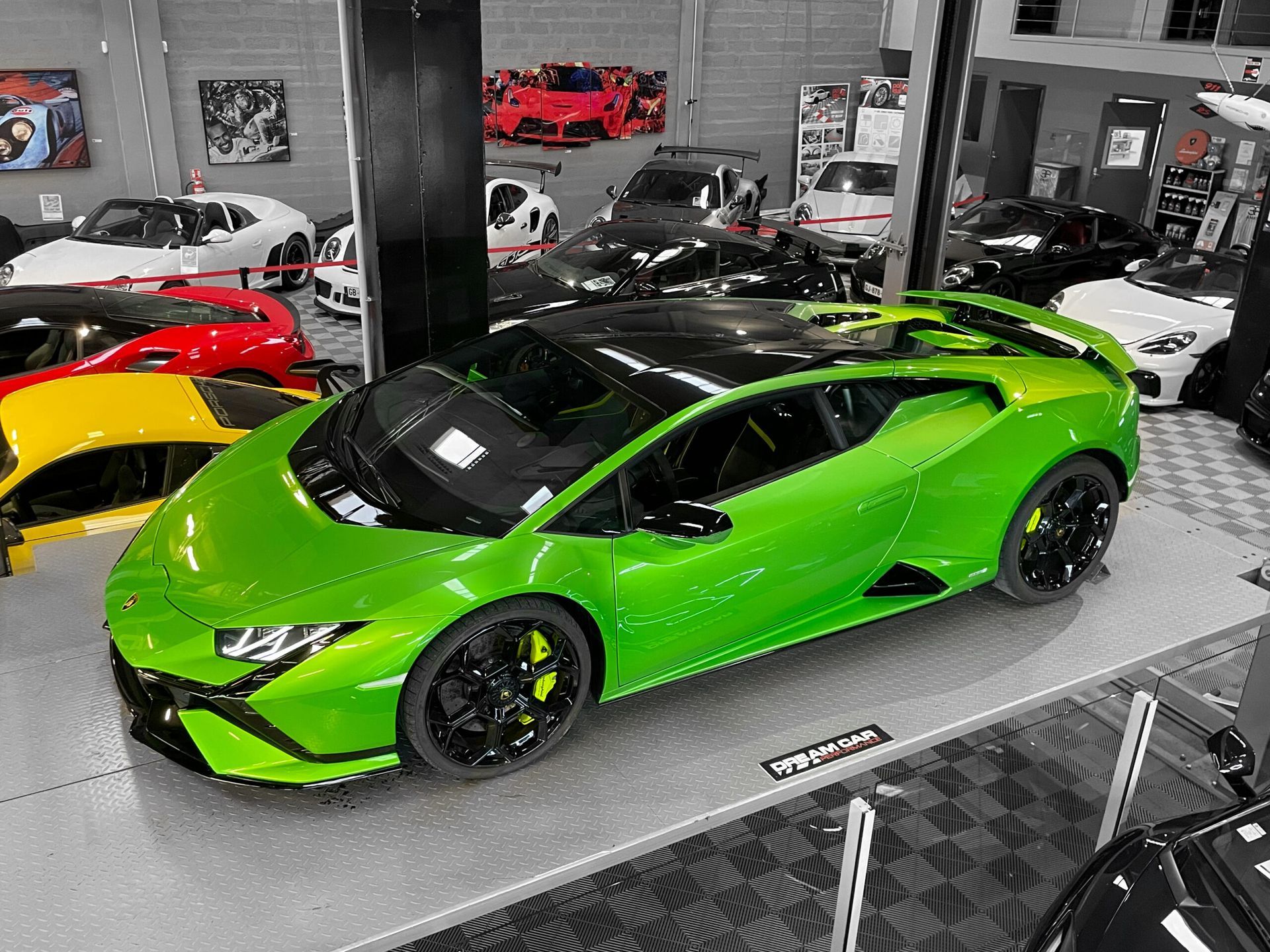 Lamborghini vert vif