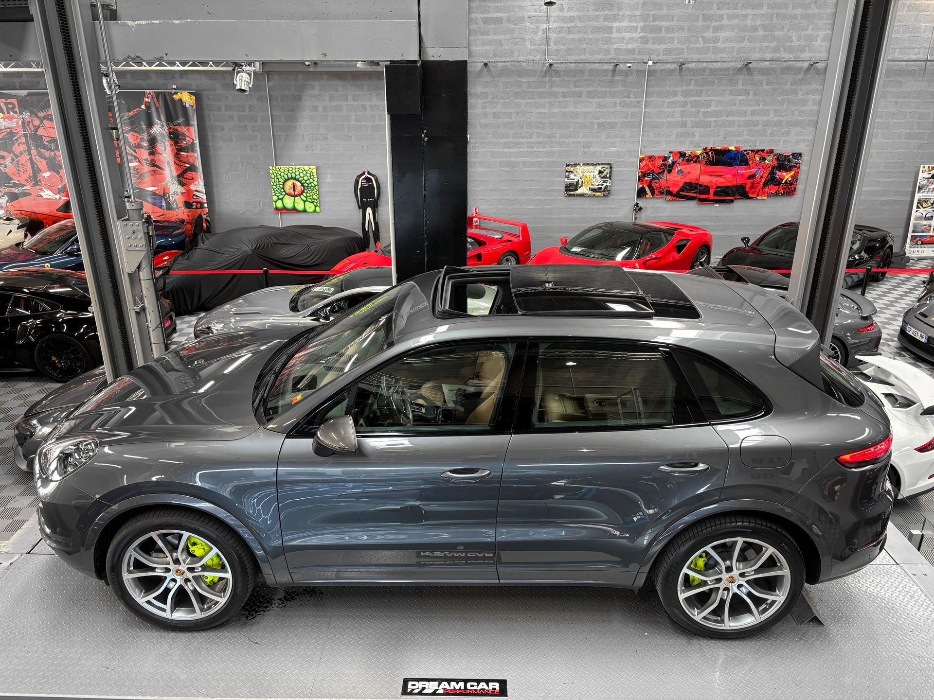 PORSCHE CAYENNE E-Hybrid 462 ch – Toit ouvrant panoramique – Suspension pneumatique - Essieu arrière directionnel
