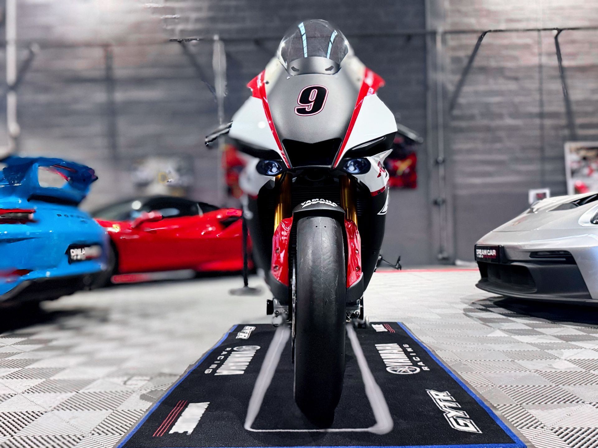 YAMAHA R1 GYTR PRO 25TH ANNIVERSARY – N°9/25