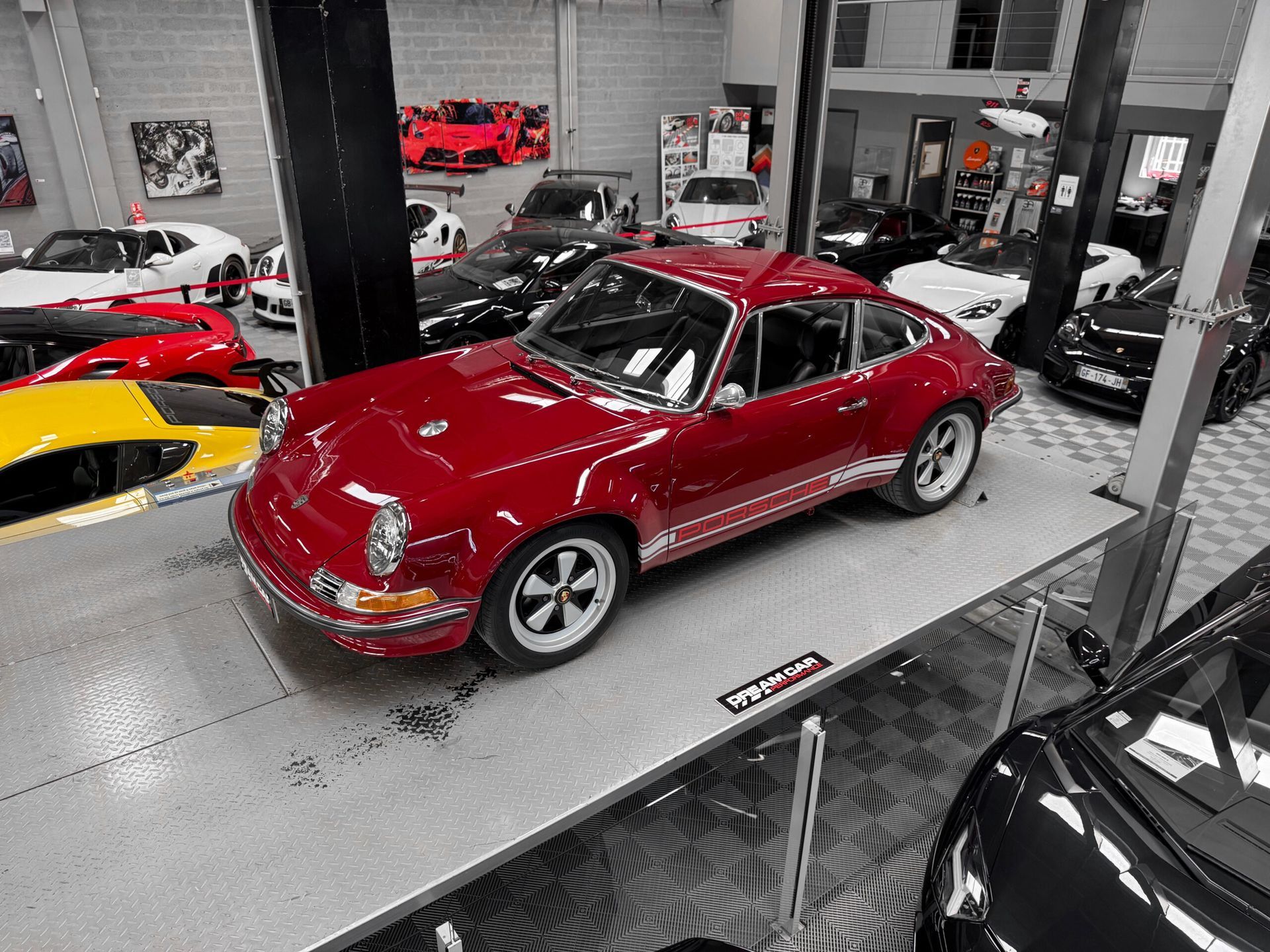 Porsche classique rouge vif