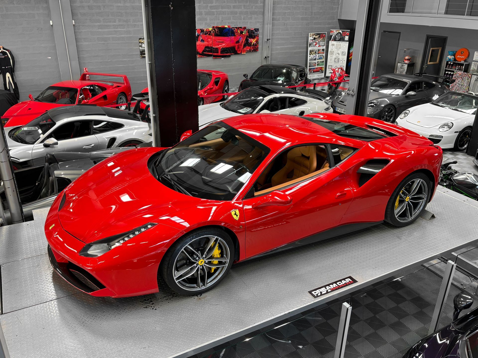 Ferrari 488 GTB V8 670 – LIFT – CARBONE – JBL
