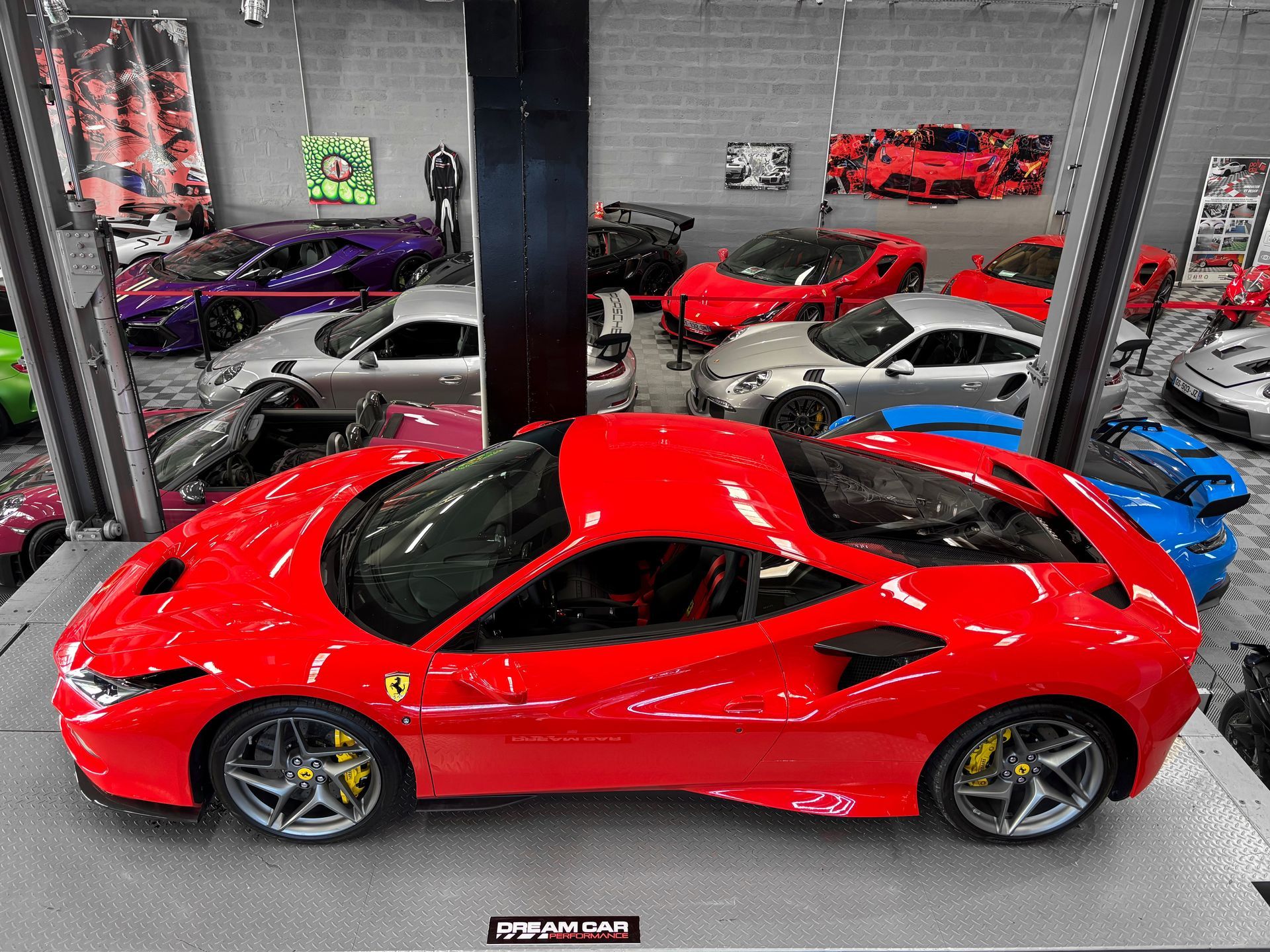 FERRARI F8 TRIBUTO – origine France - rosso scuderia – passenger display – PPF complet