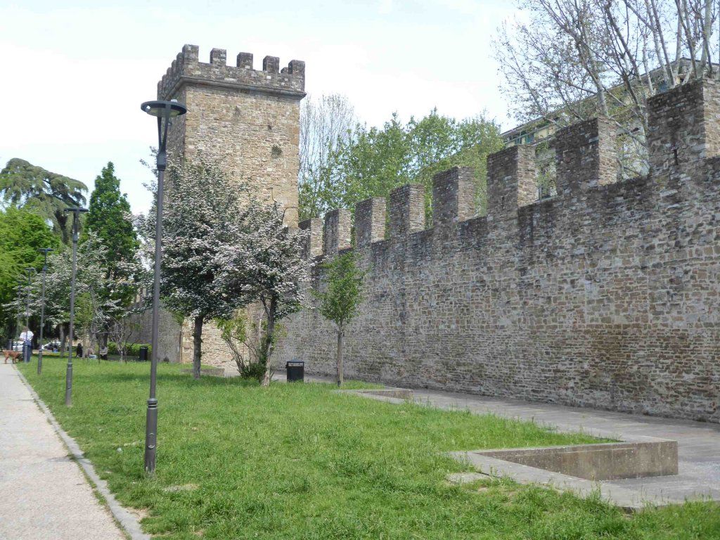 wie bewegt Frau sich in so einem Kleid ?