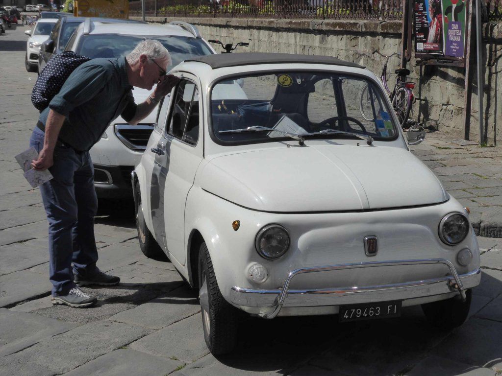 Fahrschule direkt vor dem Camper auf italienische Art