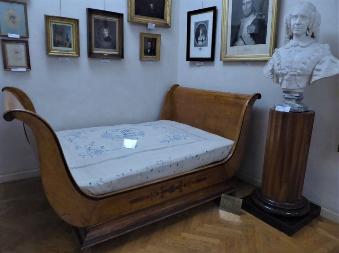 zu Napoleons Zeiten gabs noch keine King Size Betten