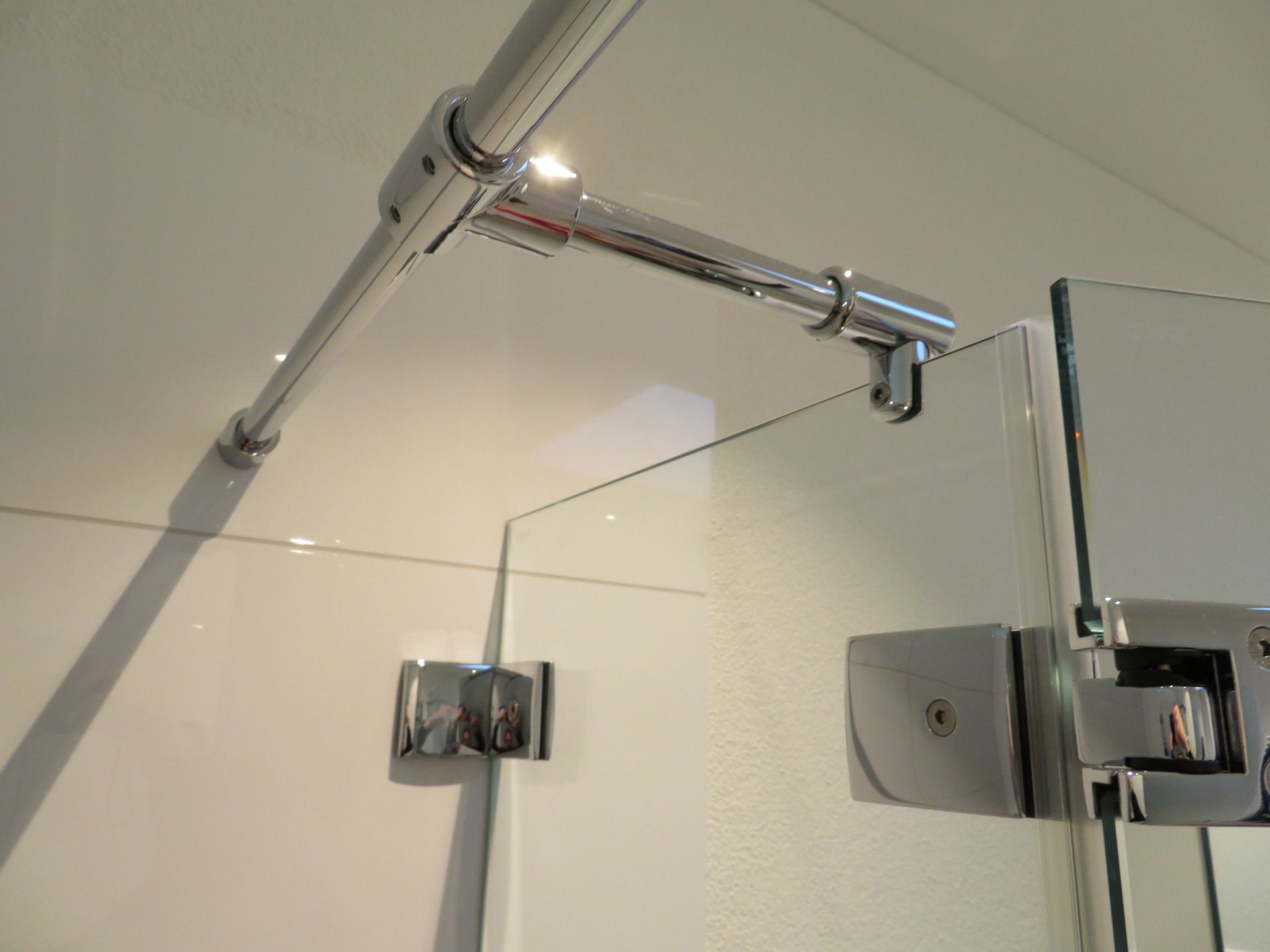 Rahmenlos mit T-Haltestange