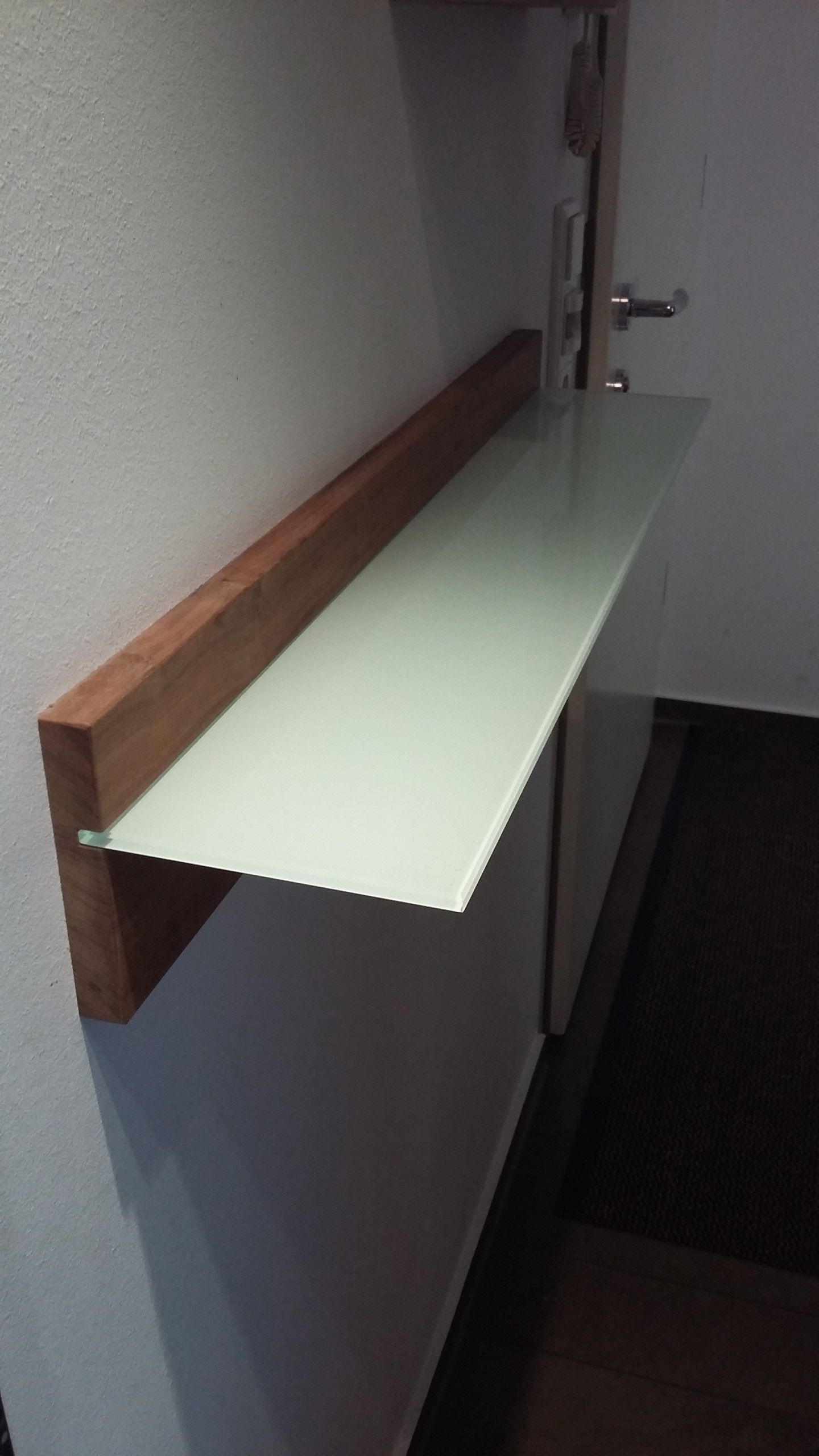 Sideboard-Glas Nussholz