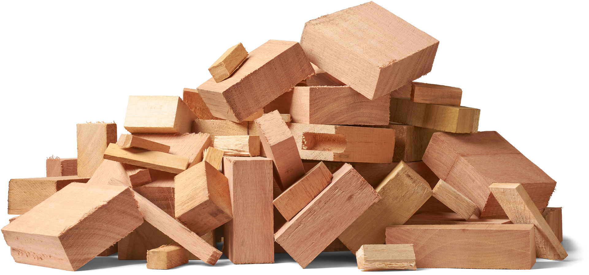 Tas de bois, empilé pêle-mêle.