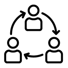 Tres personas en un ciclo, conectadas por flechas, simbolizando el trabajo en equipo o la colaboración.