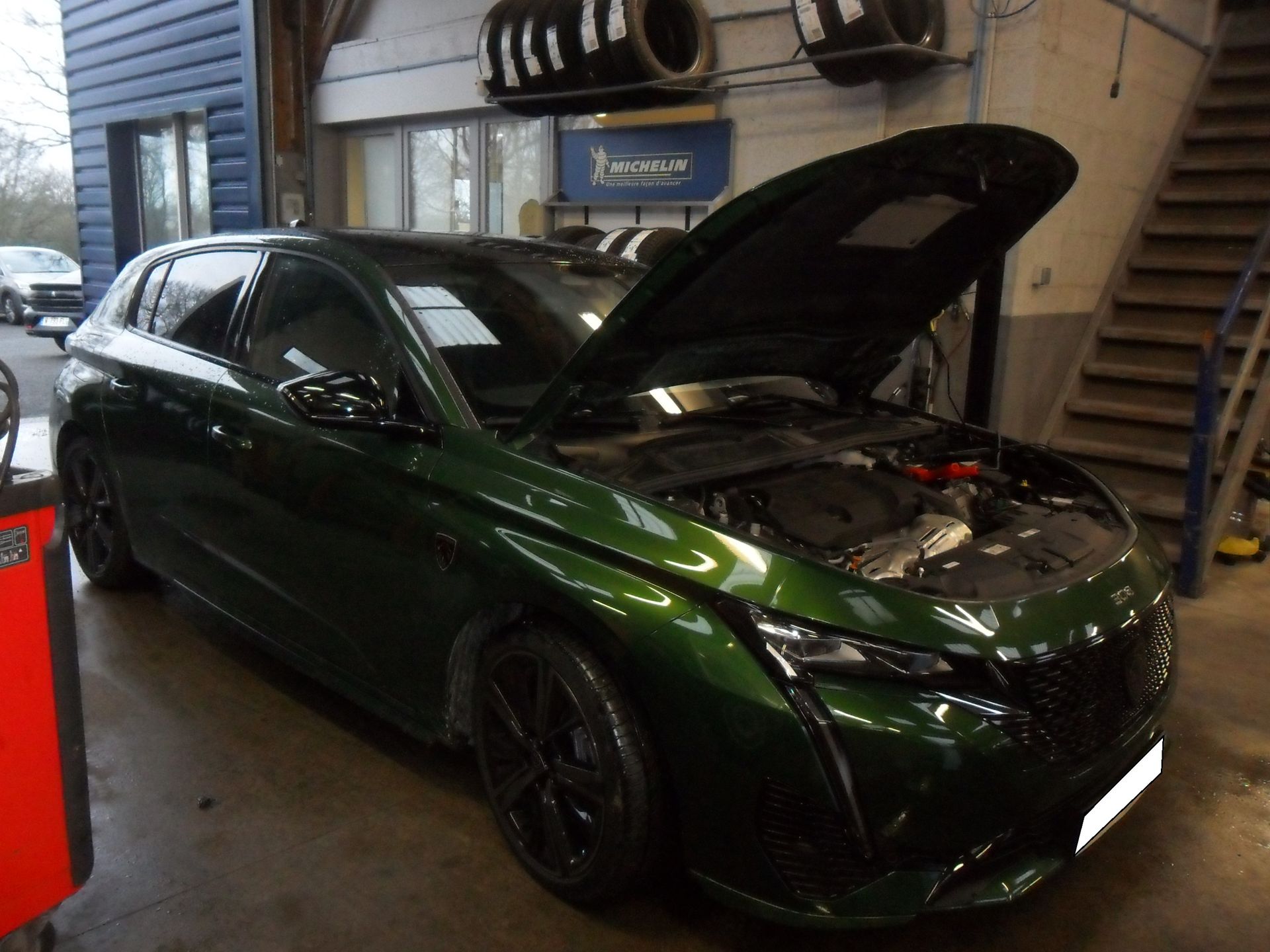 Intervention sur véhicule de carrosserie verte