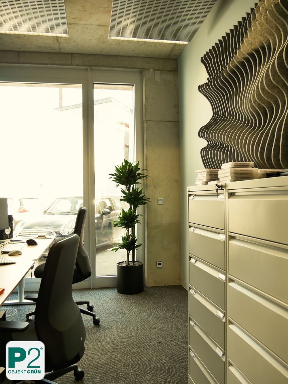 Stilvolles Bürodesign mit einer Pflanze