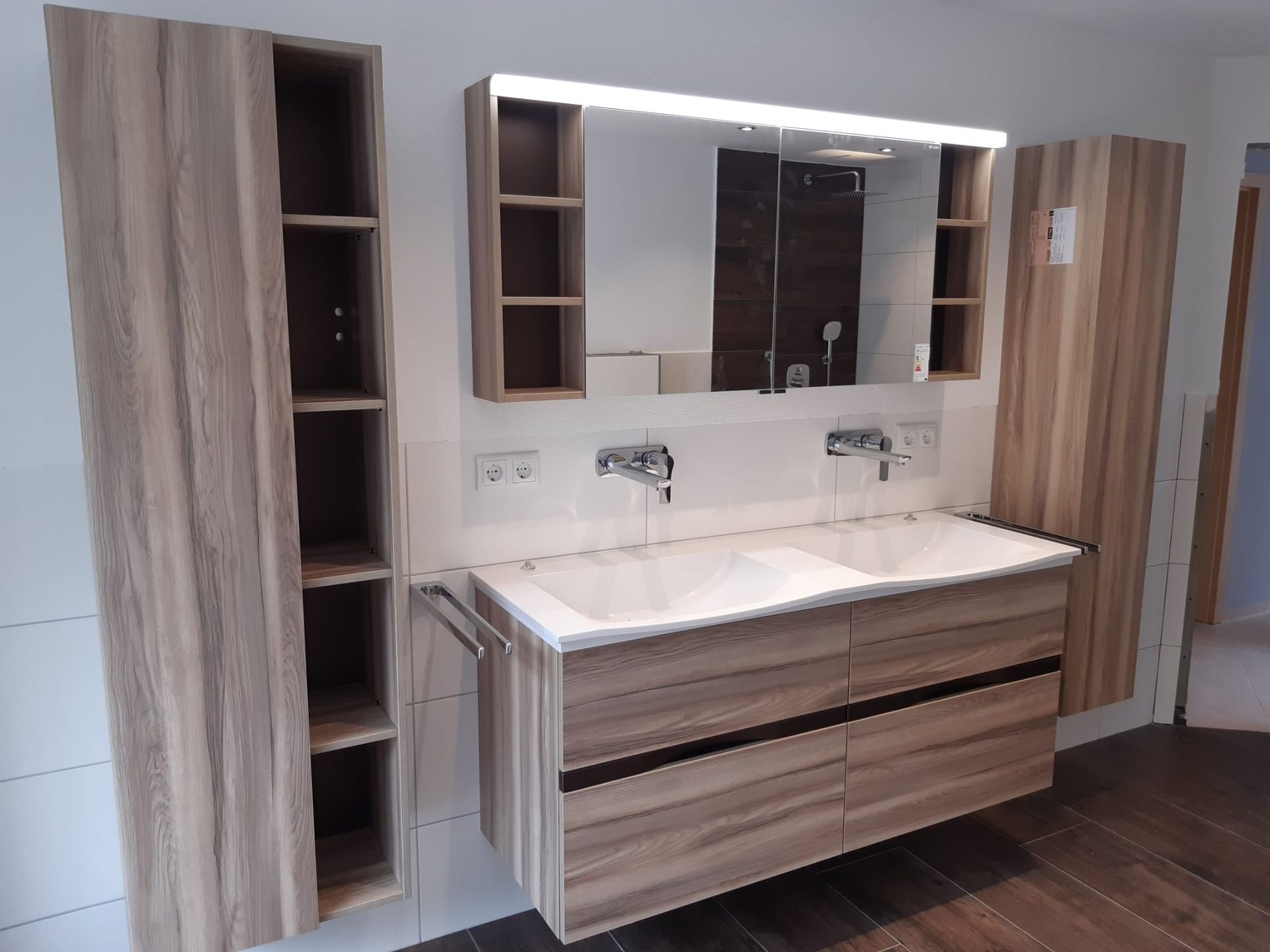 Installation eines hochwertigen Waschbeckens