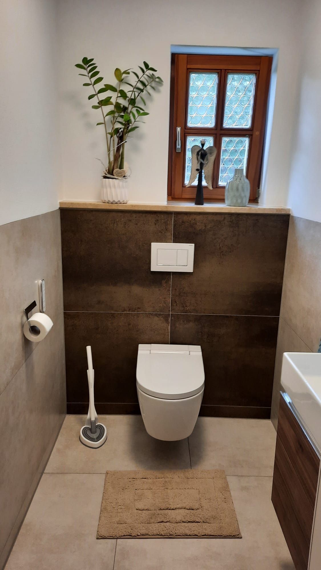 Kleine Gästetoilette von Weber Sanitär & Heizungstechnik