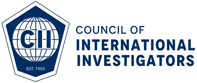 Logo du Conseil des enquêteurs internationaux : un pentagone bleu avec un globe et l’inscription CII à l’intérieur, texte à droite.