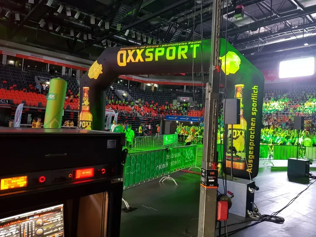 Aufbau der Startlinie der OXXSPORT Veranstaltung