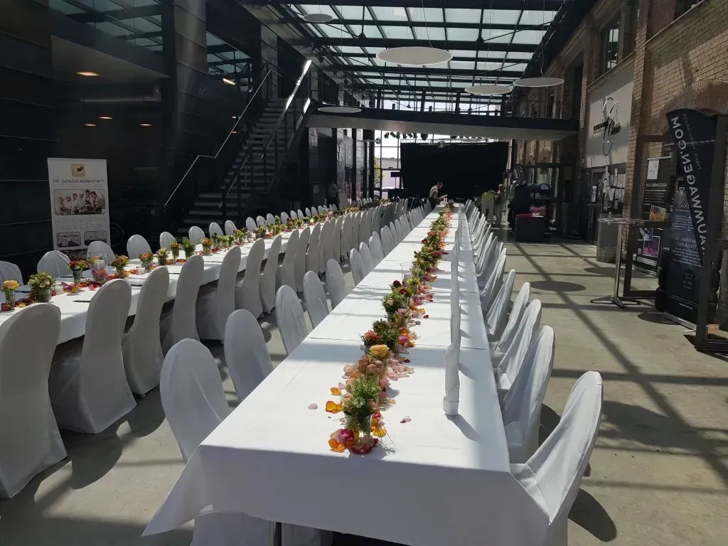 Saal der Oldtimerfabrik Classic in Neu-Ulm