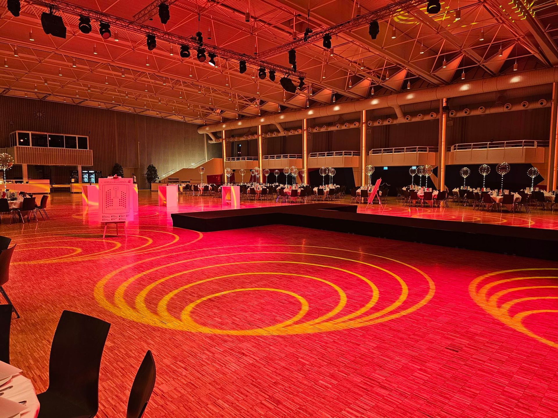 Weihnachtsfeier XXL in der Donauhalle Ulm